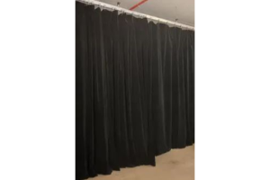 Rideaux de scène professionnel / velours noir (achetés chez ROSCO)